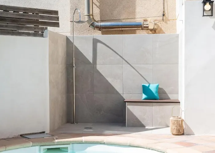 Wine & Design And Luxury In Cala Crancs *