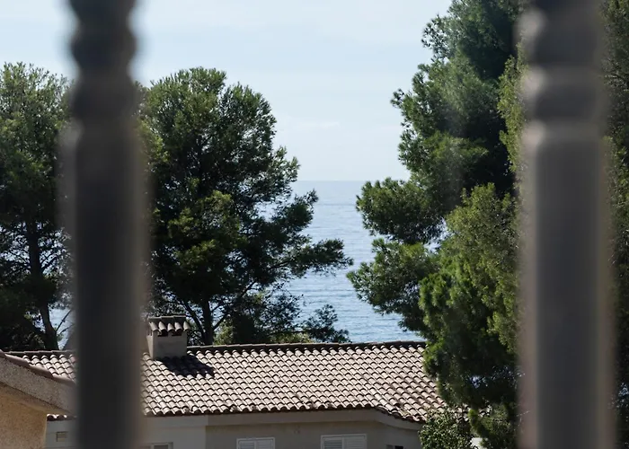 Wine & Design And Luxury In Cala Crancs Σαλού