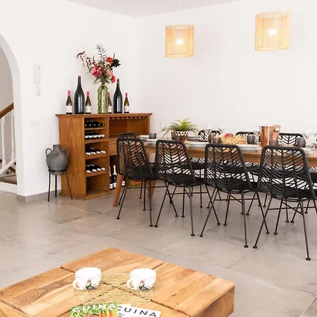 Wine & Design And Luxury In Cala Crancs *